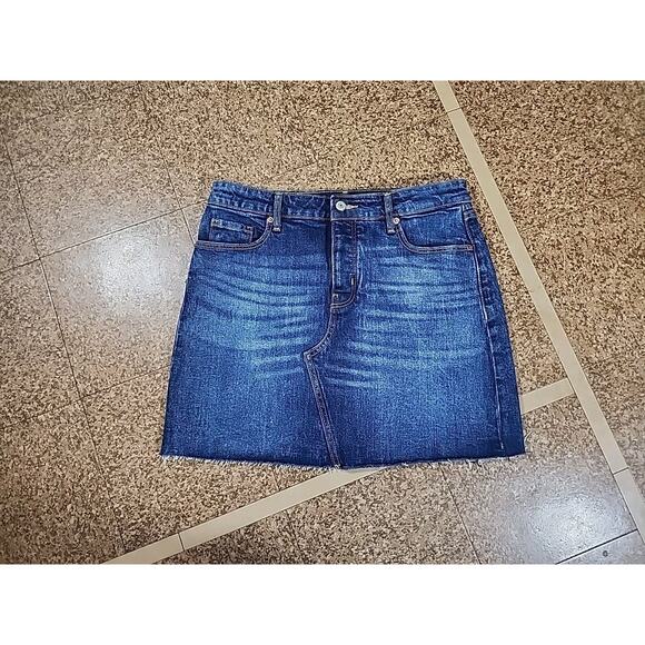 Old Navy Denim High Rise Secret Slim Pockets Raw Hem Skirt Womens 6 Distressed - Picture 1 of 7